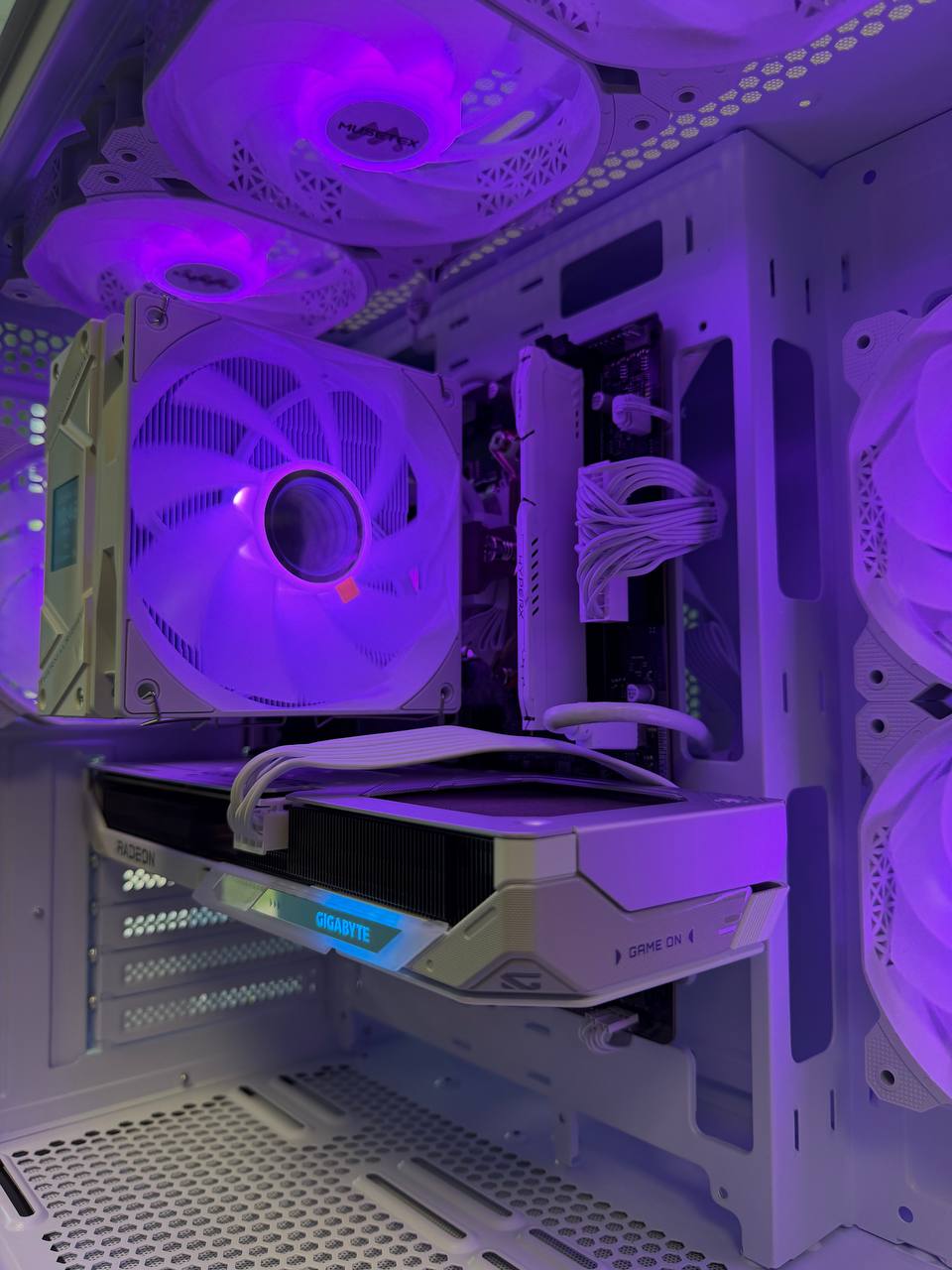 RX 9060 XT Gaming PC – AMD Ryzen 7 8700F | 16GB DDR5 | 1TB NVMe